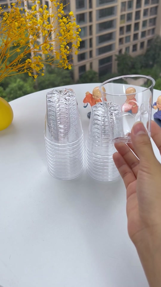 水杯飞机上能不能带,坐飞机水杯可以带水吗
