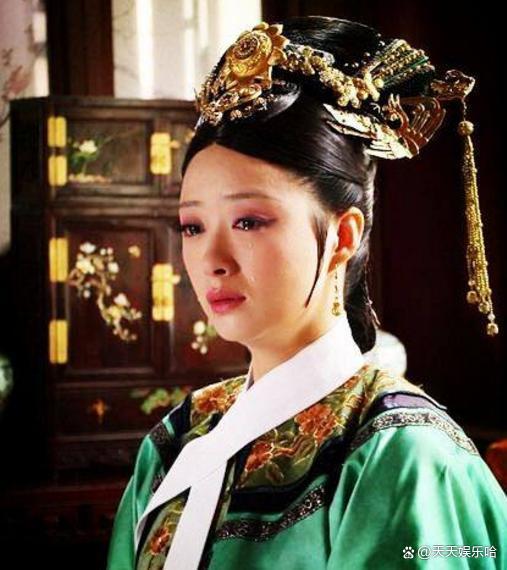 华妃的扮演者,华妃的扮演者叫啥名
