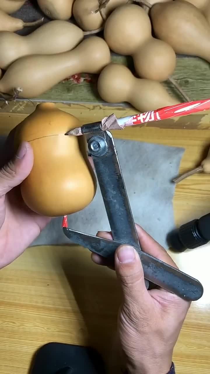 怎样给蝈蝈葫芦消毒杀菌,怎样给蝈蝈葫芦消毒杀菌呢