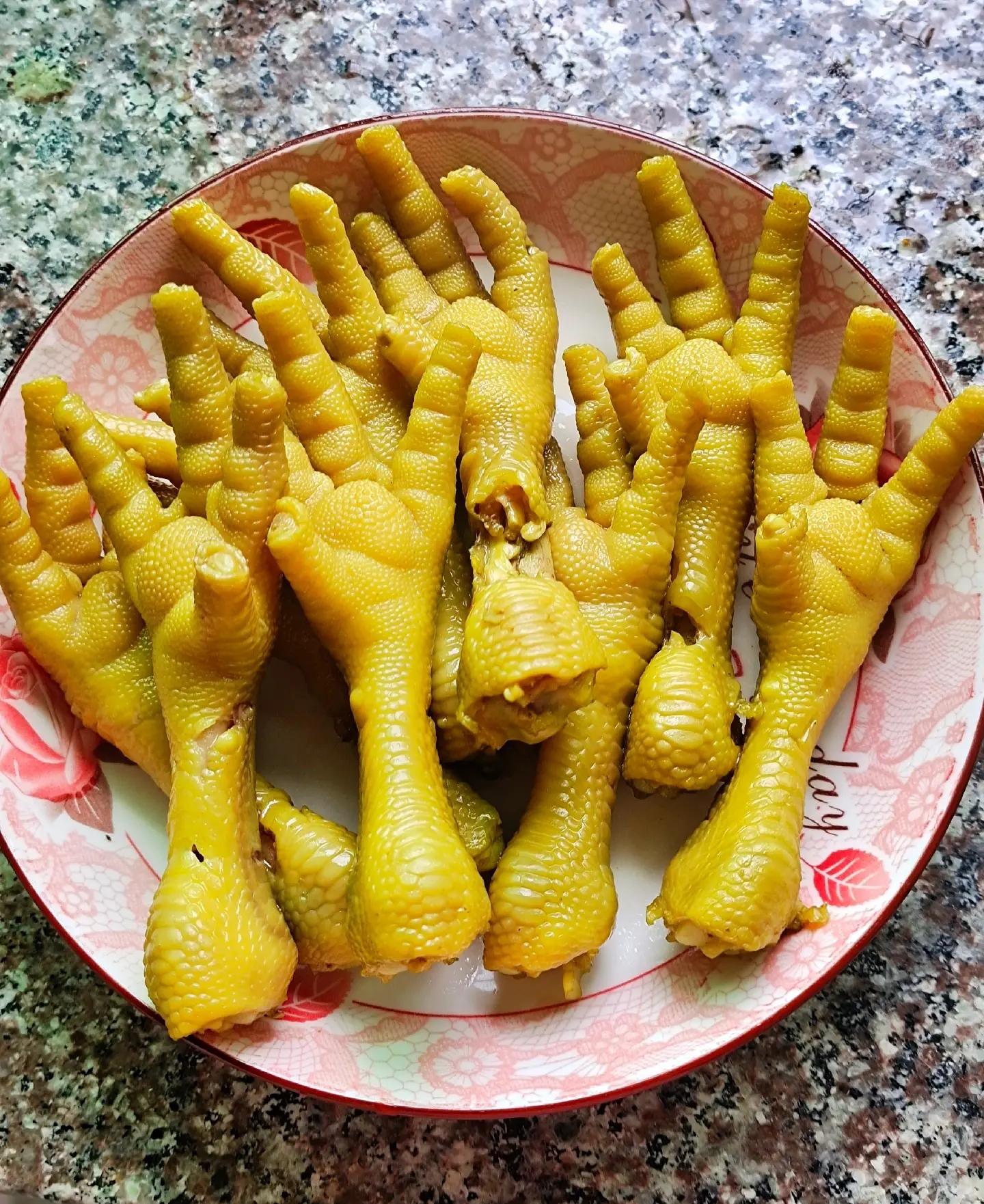 盐焗鸡爪怎么做,盐焗鸡爪怎么做才脆脆的