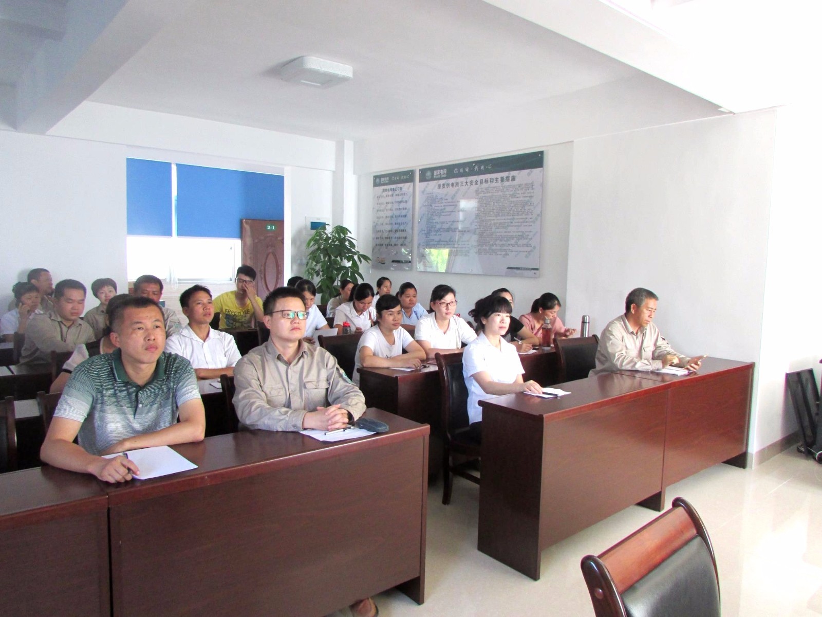 夯实形容人是什么意思,夯实形容人是什么意思?