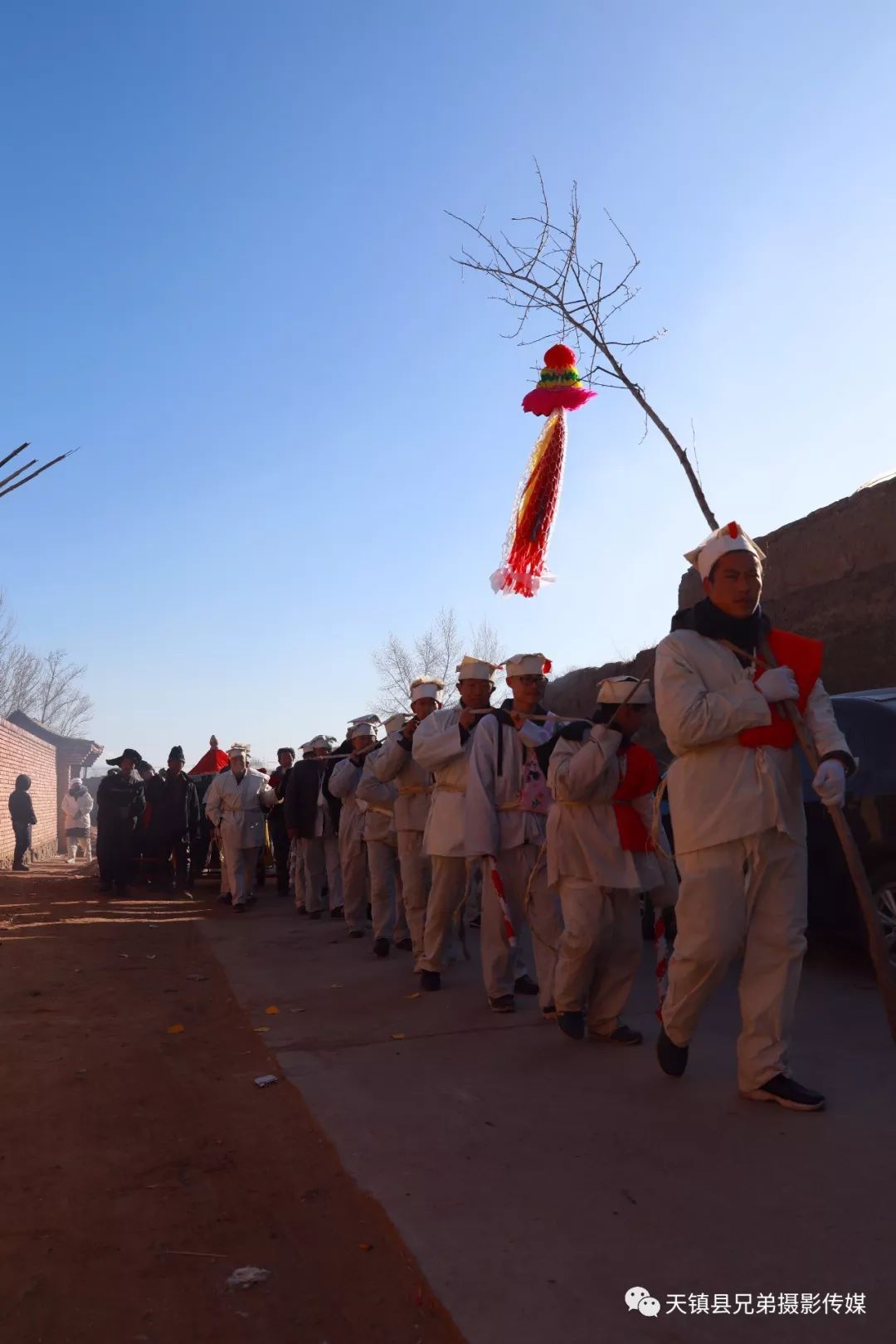 做梦梦到死人出殡是什么意思,昨晚梦见死人出殡非常隆重好不好
