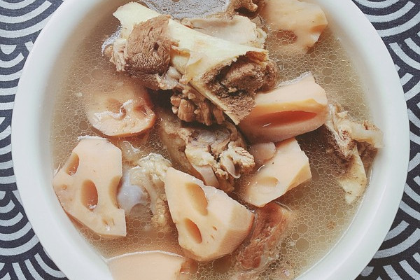 筒子骨炖藕怎样出浓汤,筒子骨炖藕怎样出浓汤好吃