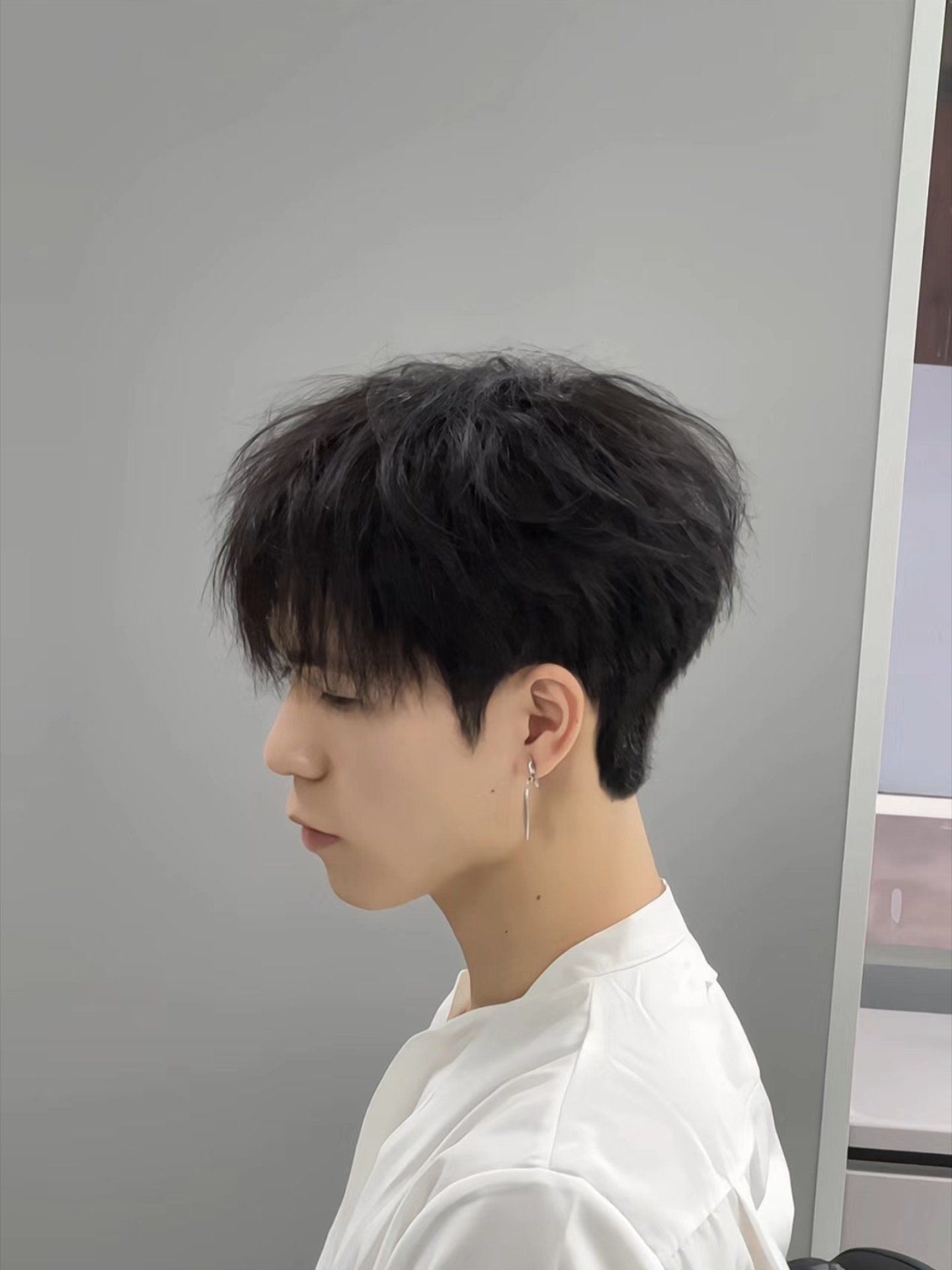 男学生适合什么发型,男学生什么发型好看?