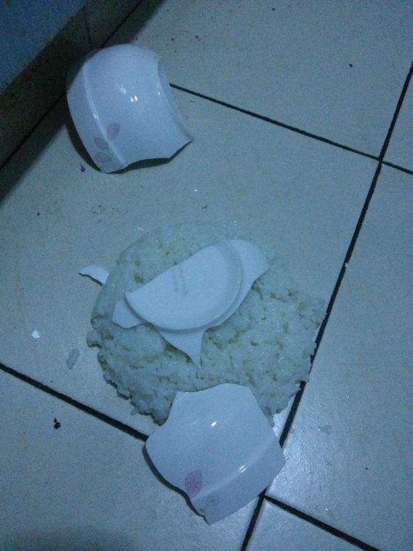 把碗打碎了是什么预兆,把碗打碎了是什么预兆呢