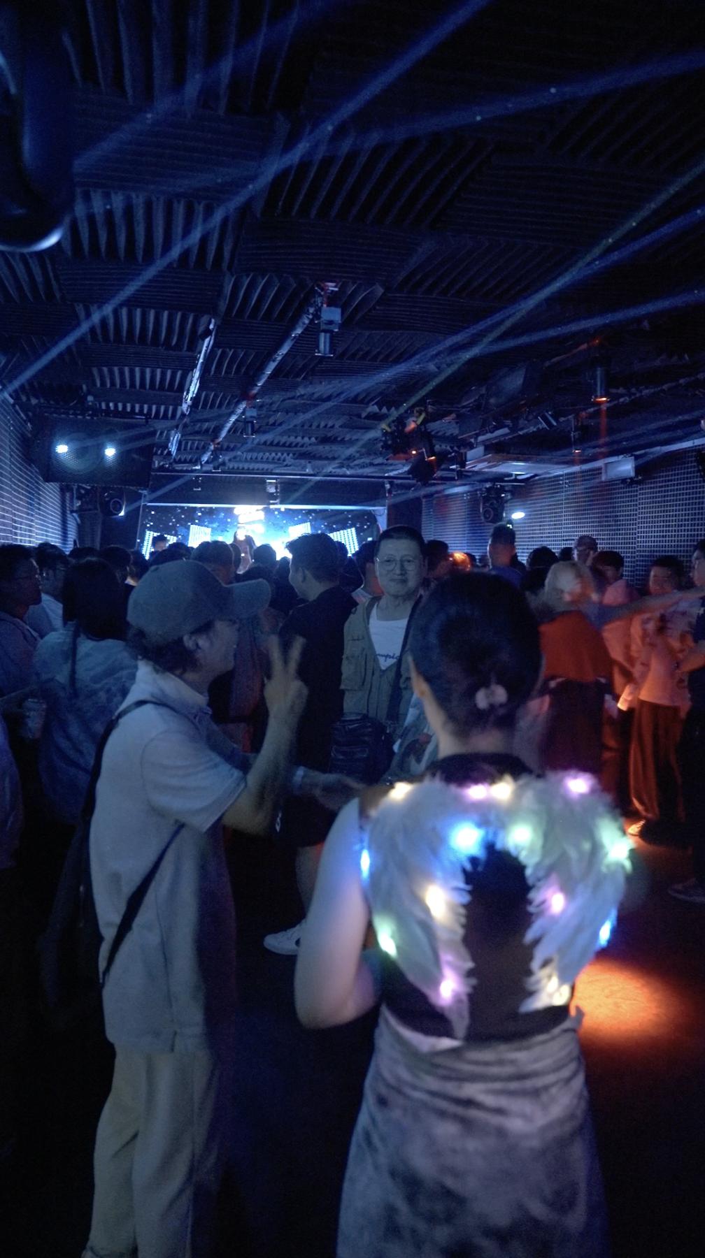 蹦迪是干什么,蹦迪是干什么的地方