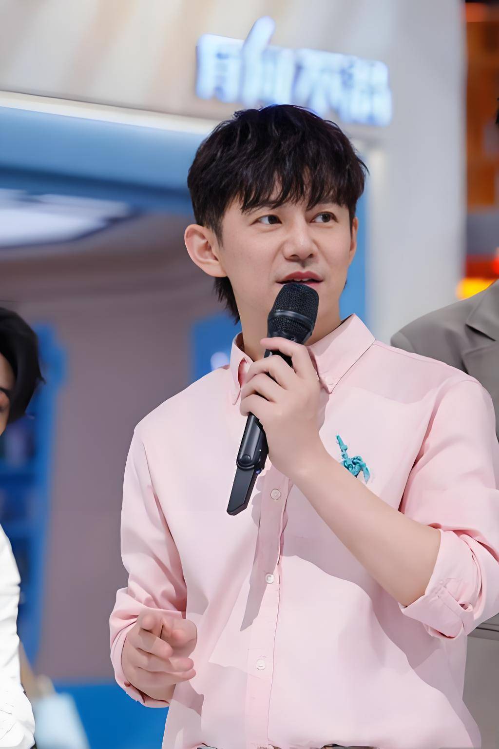 何炅咋了,何炅出什么事了最新消息