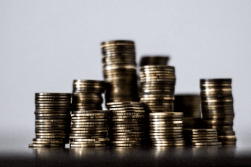 梦见别人给自己假钱,梦见别人给自己假钱和冥币什么意思