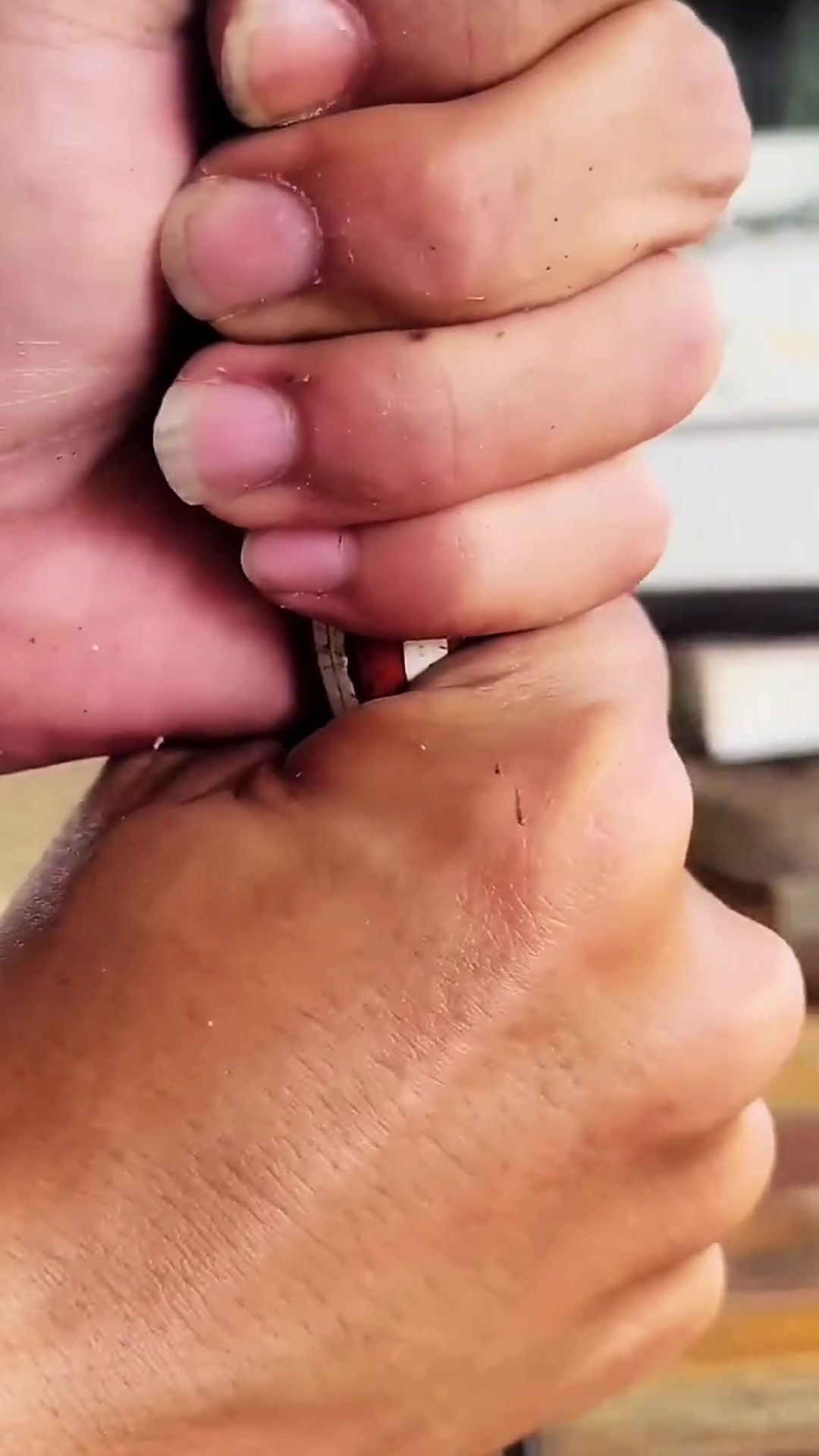 小螺丝拧不下来怎么办,小螺丝拧不下来怎么办 滑牙了