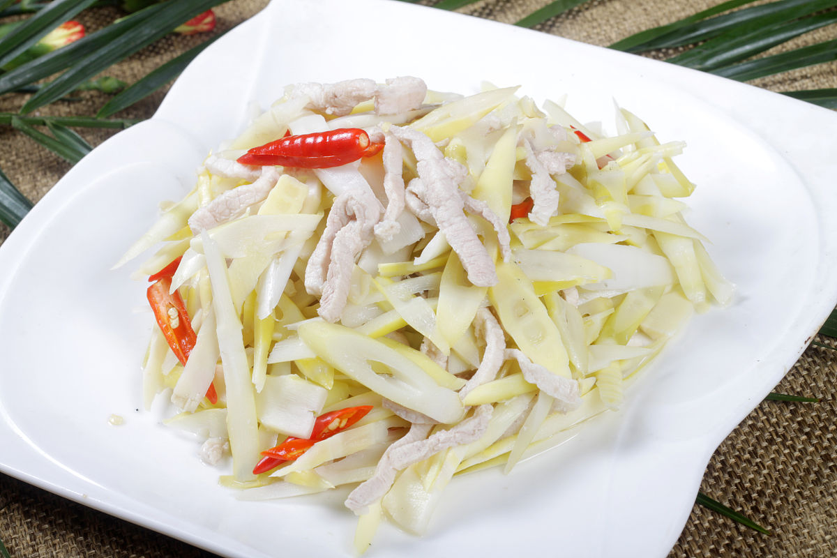 鲜竹笋的处理及做法,鲜竹笋的处理及做法视频